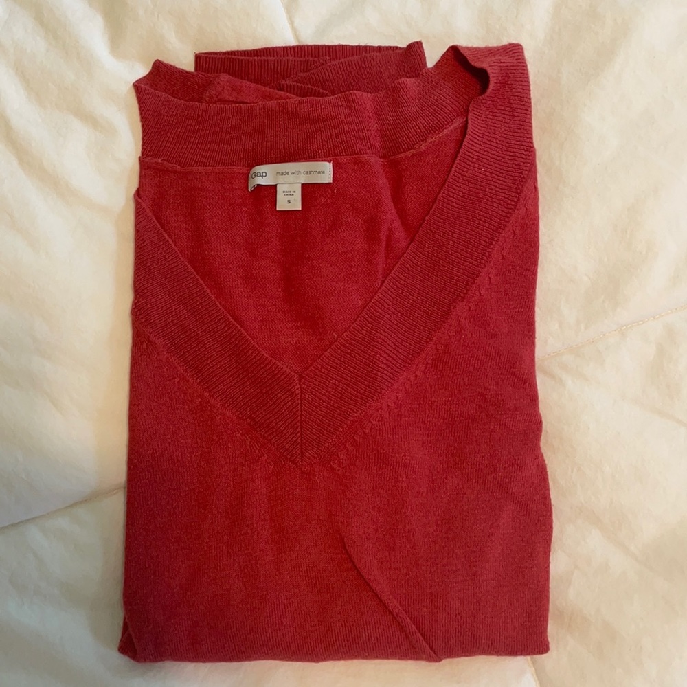 Gap cashmere blend v neck sweater